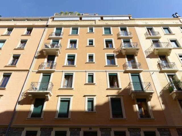 Rent a 4 rooms furnished flat in Genève Flatfox