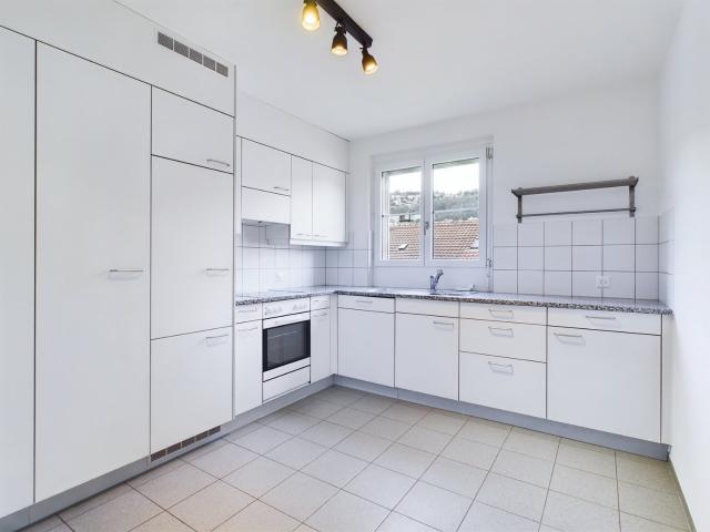 Rent a 4 rooms roof flat in Biel Flatfox