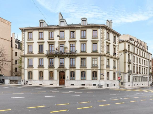 Rent a 4 rooms roof flat in Genève Flatfox