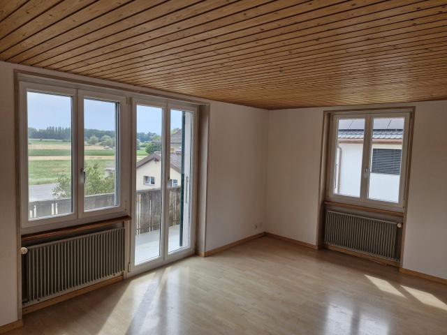 Rent a 4 ½ rooms single house in Gampelen Flatfox