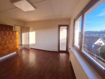 Rent a 4 rooms single house in Glattfelden Flatfox