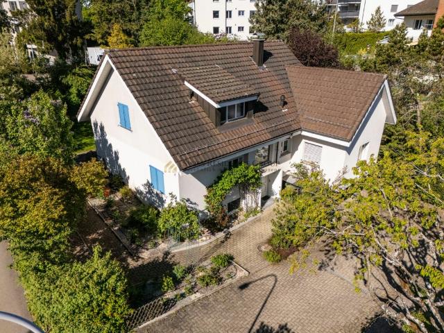 Rent a 4 ½ rooms single house in Ebmatingen Flatfox