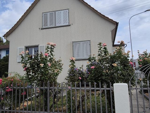 Rent a 4 rooms single house in Zürich Flatfox