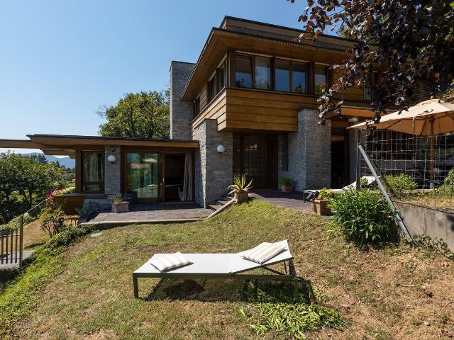 Rent a 5 ½ rooms villa in Breganzona Flatfox