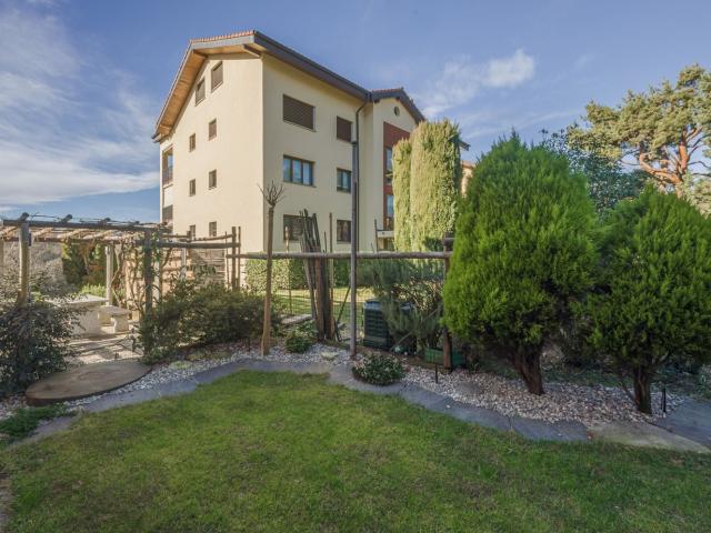 Rent a 5 ½ rooms apartment in Comano Flatfox