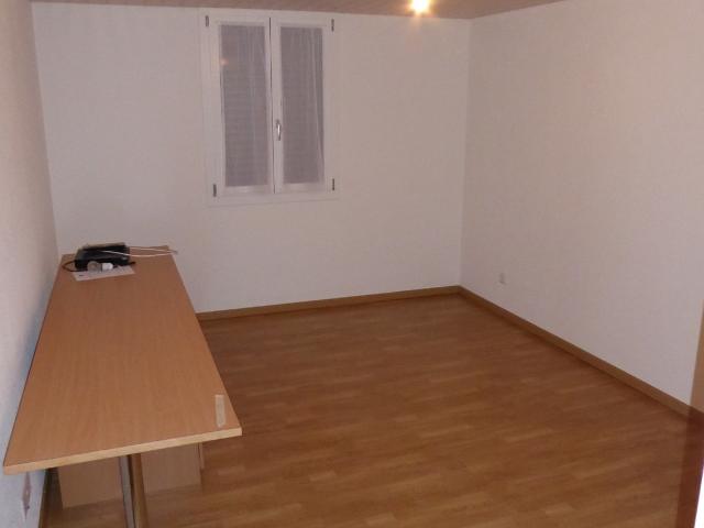 Rent a 5 rooms apartment in Altdorf Flatfox
