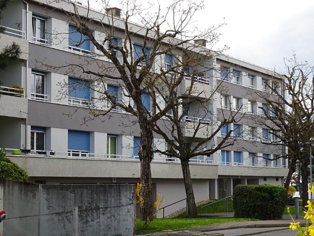 Rent a 5 rooms apartment in Bernex Flatfox