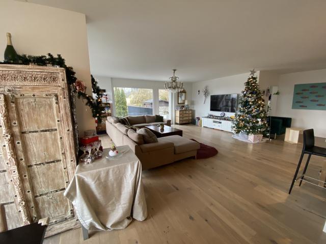 Rent a 5 ½ rooms apartment in Forch Flatfox