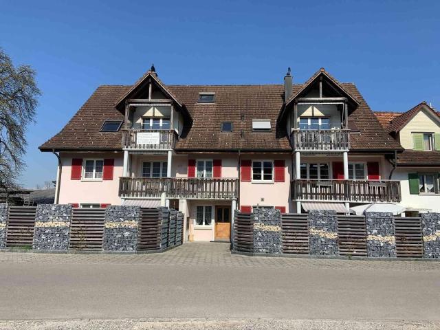 Rent a 5 ½ rooms apartment in Schönenberg Flatfox