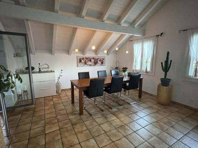 Rent a 5 ½ rooms apartment in Rufi Flatfox