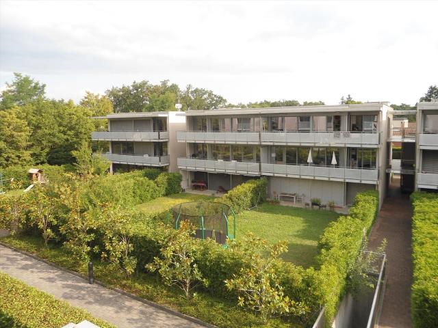 Rent a 5 rooms apartment in Vessy Flatfox