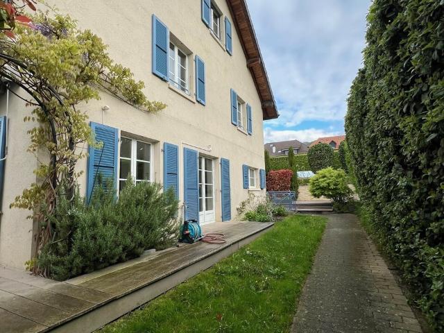 Rent a 5 rooms duplex house in Mont sur Rolle Flatfox