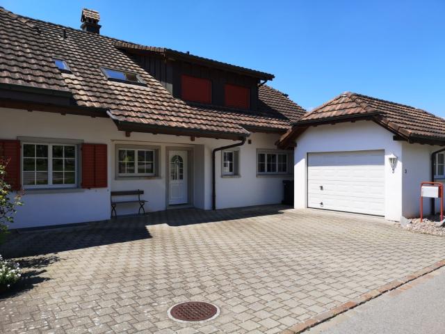 Rent a 5 ½ rooms duplex house in Meisterschwanden Flatfox