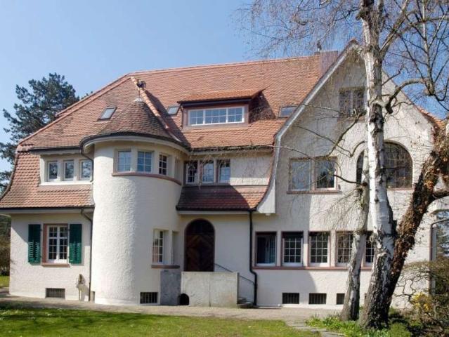 Rent a 4 ½ rooms duplex in Riehen Flatfox