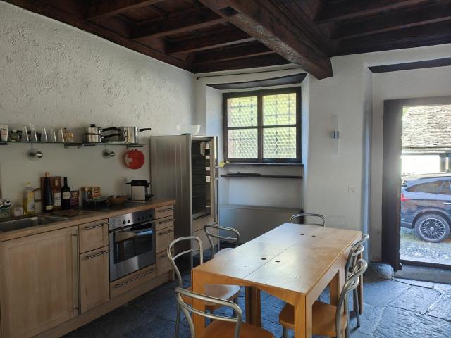 Rent a 4 ½ rooms single house in Golino Flatfox