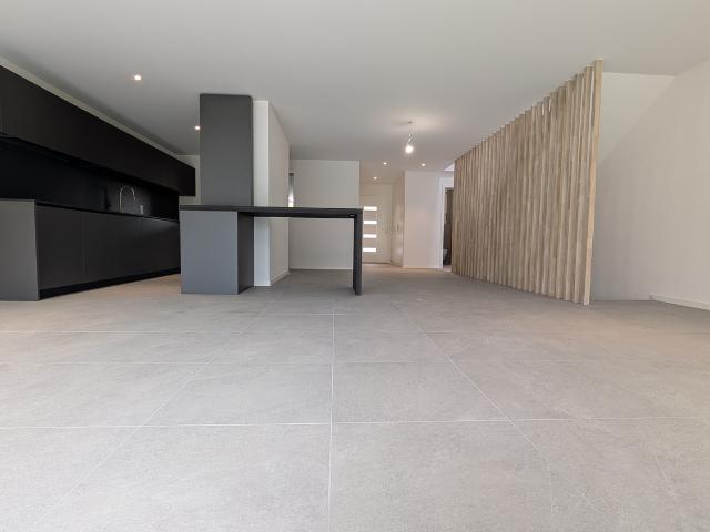 Rent a 5 ½ rooms single house in La Tour de Trême Flatfox