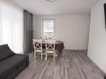 Rent a 5 ½ rooms single house in Linthal Flatfox