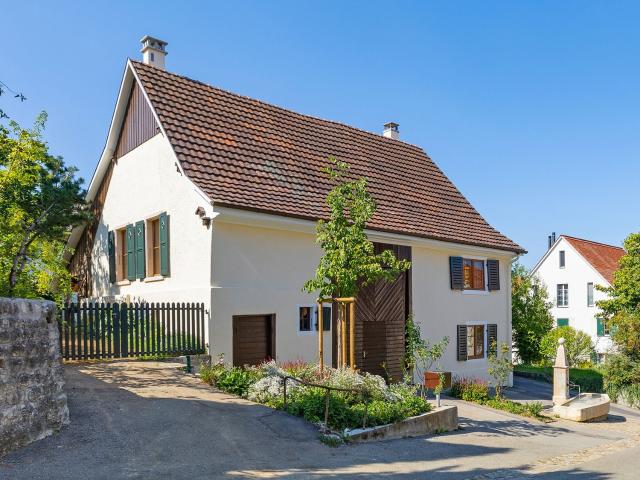 Rent a 5 ½ rooms single house in Pfeffingen Flatfox