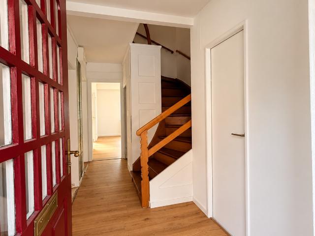 Rent a 5 ½ rooms single house in Zürich Flatfox