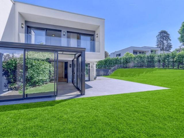 Rent a 6 rooms villa in Anières Flatfox