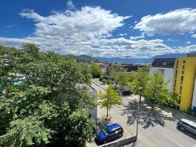 Rent a 6 rooms apartment in Pully Flatfox