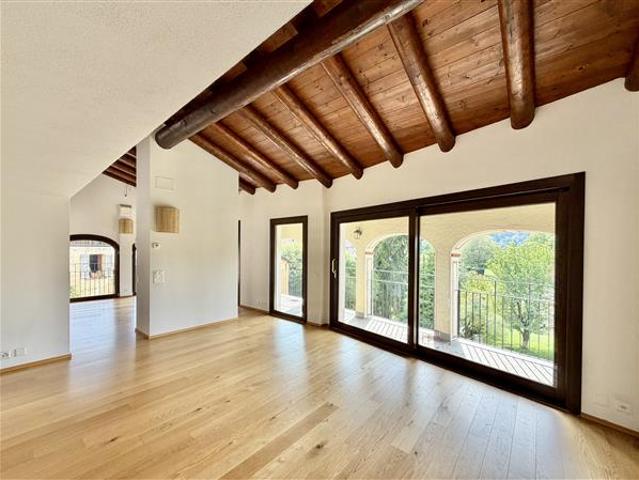 Rent a 6 rooms attic flat in Origlio Flatfox