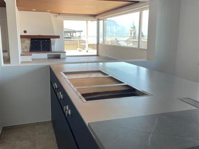 Rent a 6 rooms attic flat in Vira Flatfox