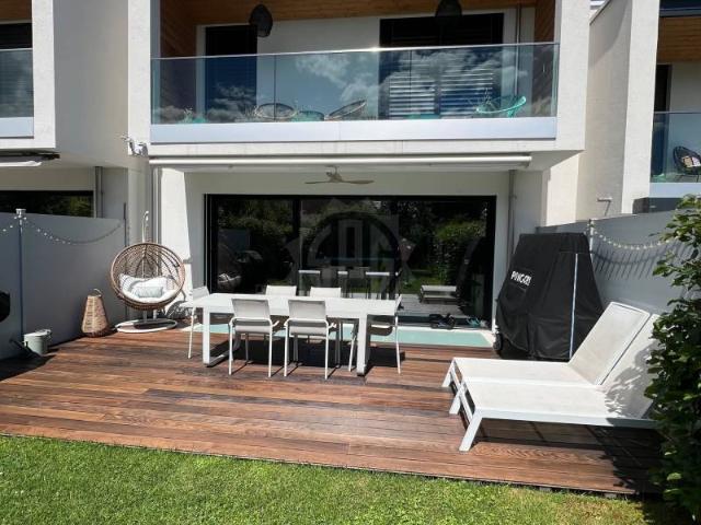 Rent a 6 rooms row house in Genthod Flatfox