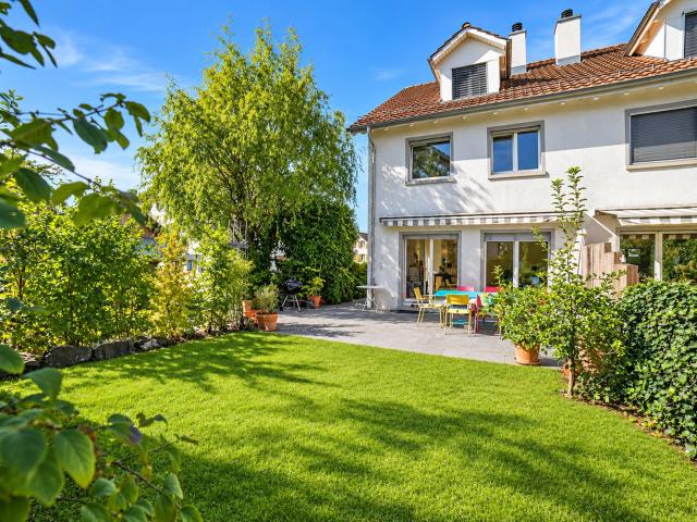 Rent a 5 rooms row house in Männedorf Flatfox