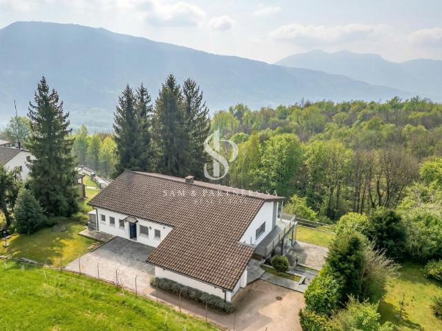 Rent a 6 ½ rooms single house in Astano Flatfox