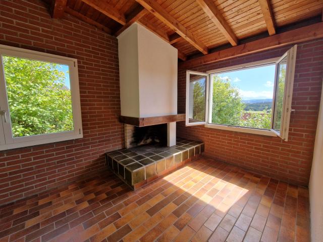 Rent a 6 rooms single house in Biberstein Flatfox
