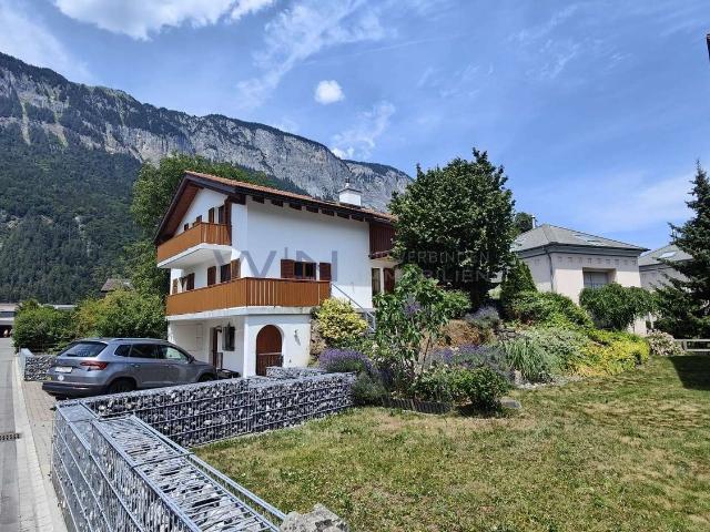 Rent a 6 rooms single house in Domat/Ems Flatfox