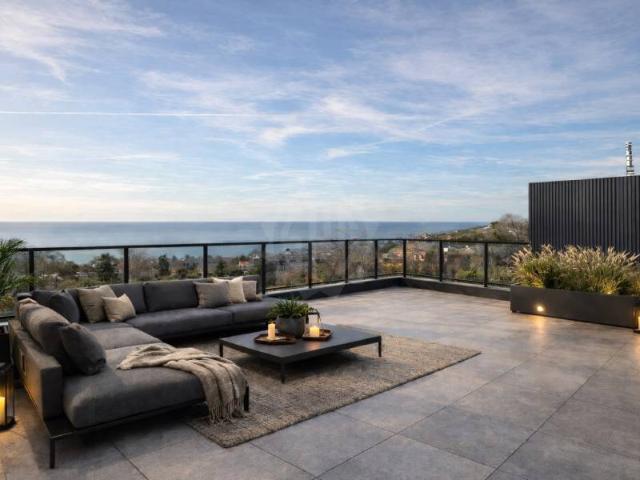 Rent a 6 ½ rooms single house in La Conversion Flatfox