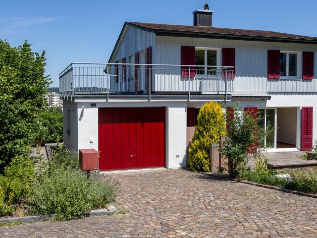 Rent a 6 ½ rooms single house in Regensdorf Flatfox