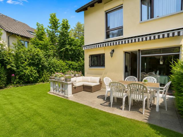 Rent a 6 ½ rooms single house in Zürich Flatfox