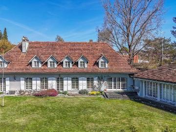 Rent a 8 rooms villa in Zollikofen Flatfox