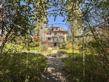 Rent a 8 ½ rooms villa in Rafz Flatfox