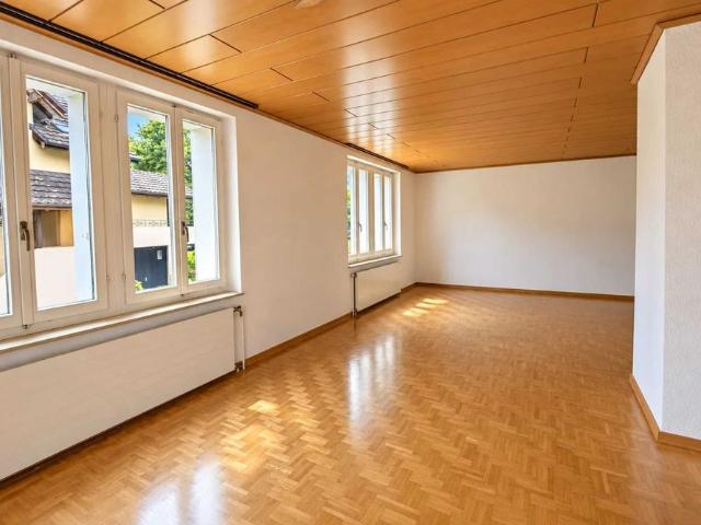Rent a detached house with garden in Wohlen