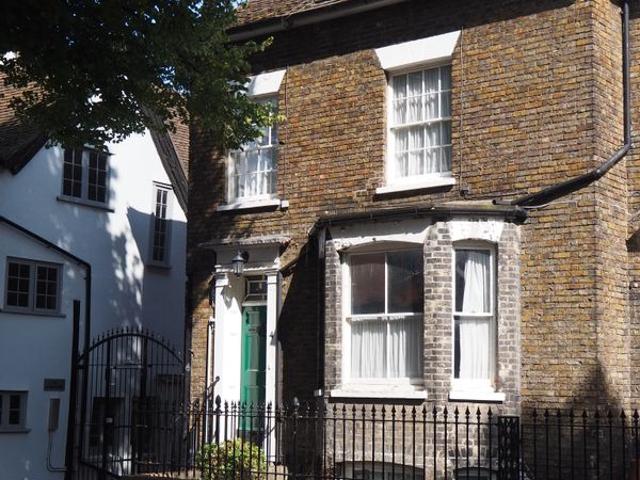 Rent All Inclusive Abbeygat Street, Colchester CO2, 6 bed shared accommodation to rent, £2,915 pcm | PrimeLocation