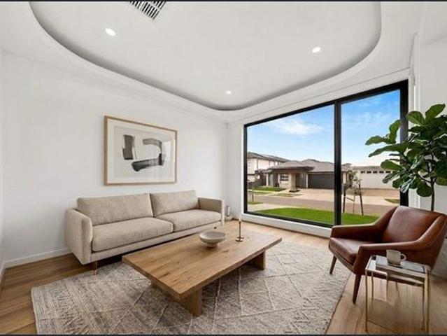 Rent Brand New home with 2 Ensuites !