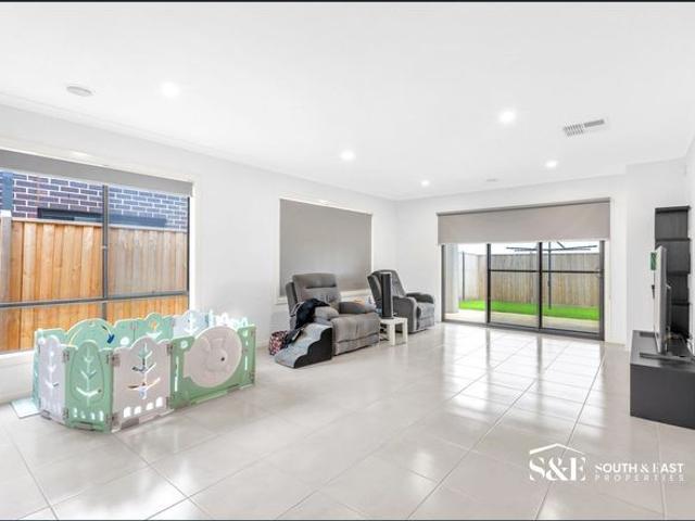 Rent Family Home in Clyde North!