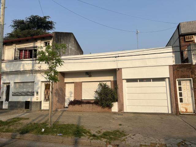RENT HOUSE 3 BED WITH GARAGE O. CARRASCO 2180 EX RICHIERI