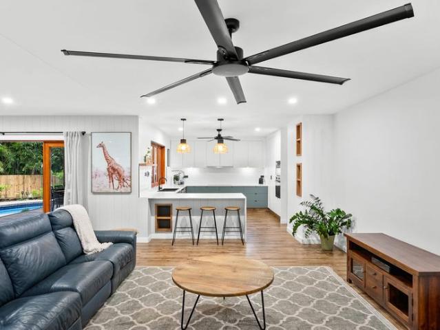 RENT IN PARADISE | Clifton Beach