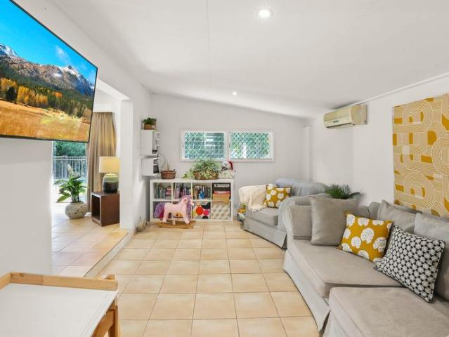 RENT IN PARADISE | Clifton Beach