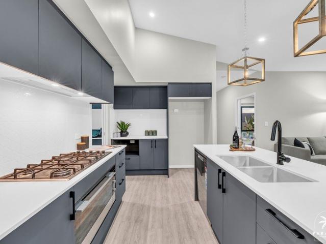 RENT IN PARADISE | Redlynch