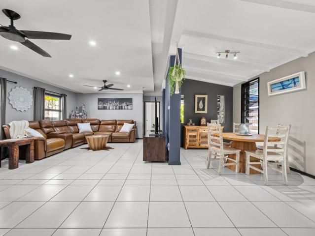 RENT IN PARADISE | Yorkeys Knob