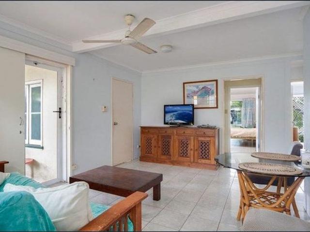 RENT SEPARATELY OR TOGETHER – SPACIOUS DUAL LIVING QUEENSLANDER