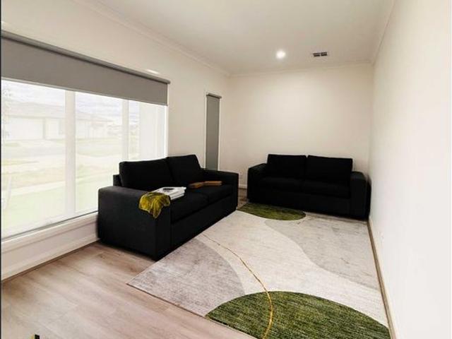 RENT, Spacious Family Living with Room to Grow in Woodstock