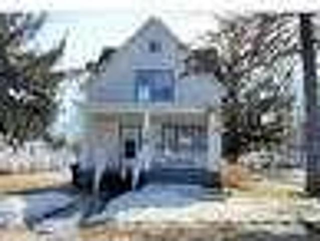Rent this beautiful 3+/2 updated home in a great location before its gone!