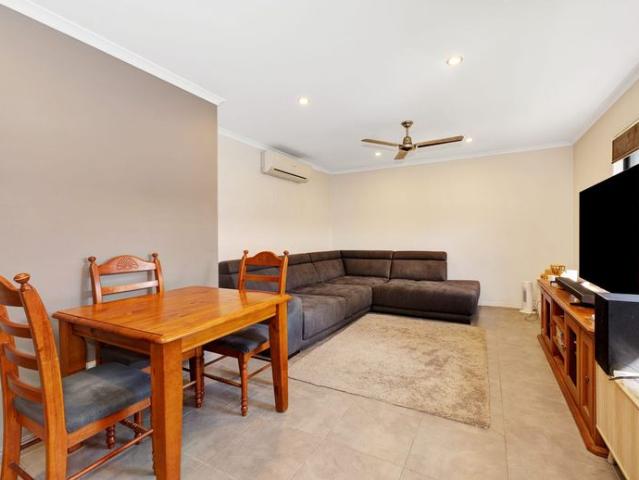 Rent This Stunning Kelso Family Home!